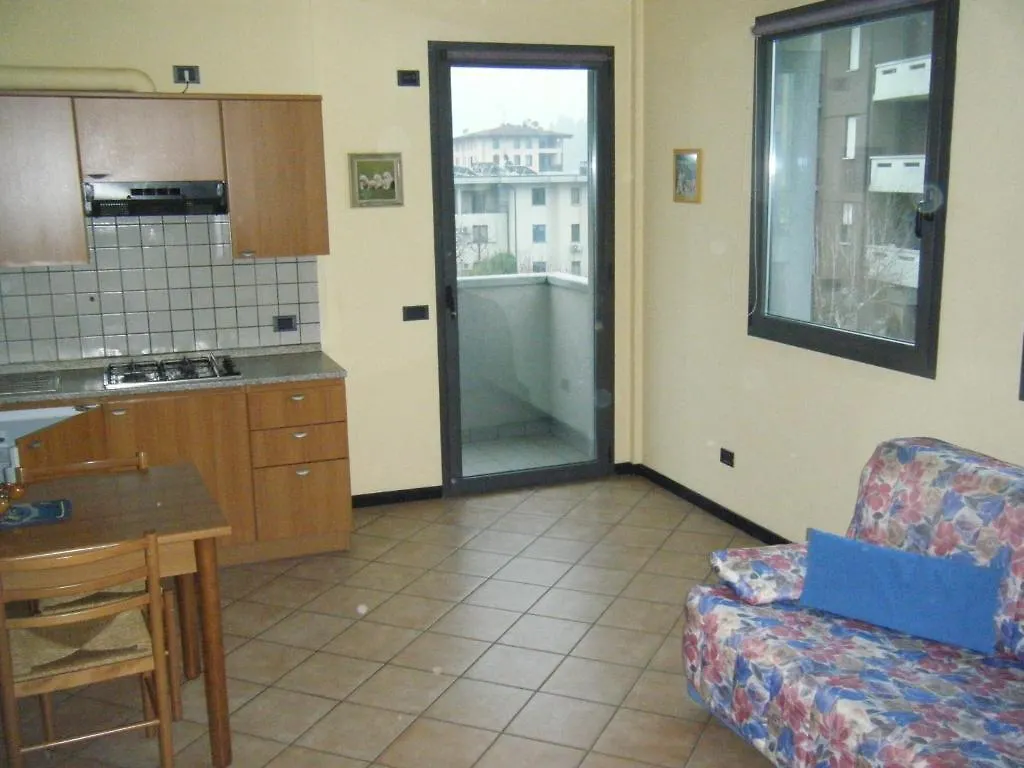 Residence Vezzoli Darfo Boario Terme 3*,